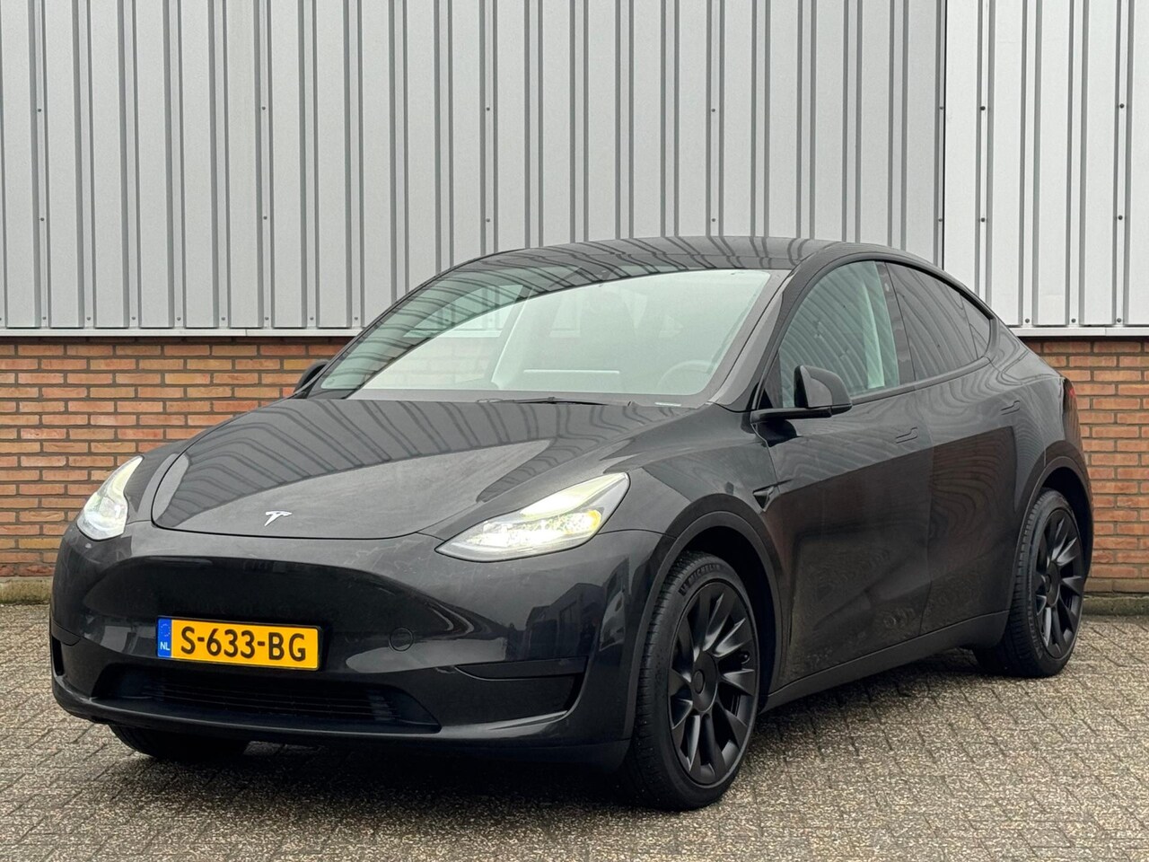 TESLA MODEL Y