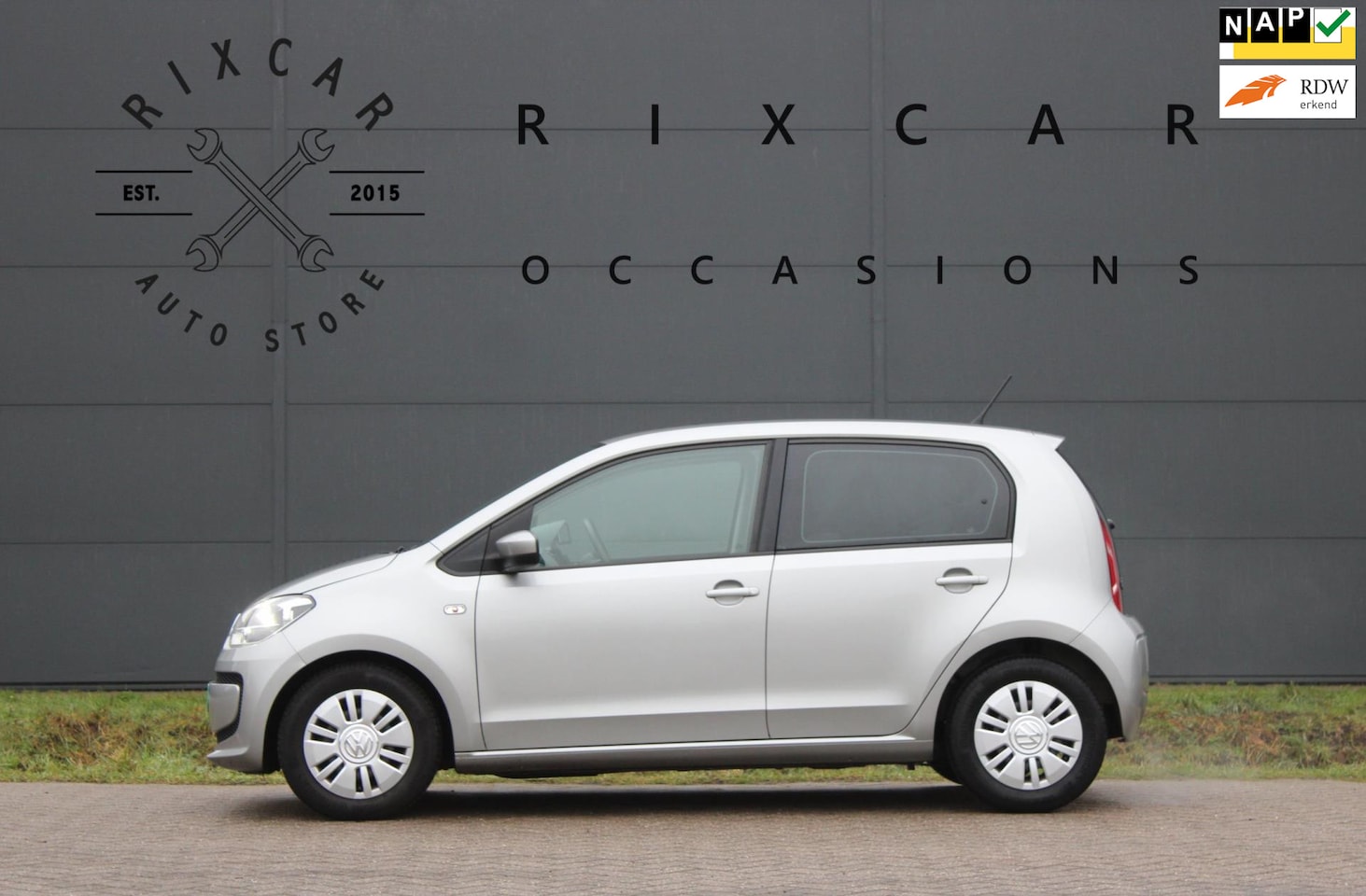 Volkswagen Up! - 1.0 MoveUp! BlueMotion Navigatie ParkeerSensoren !!NIEUWBINNEN!! - AutoWereld.nl