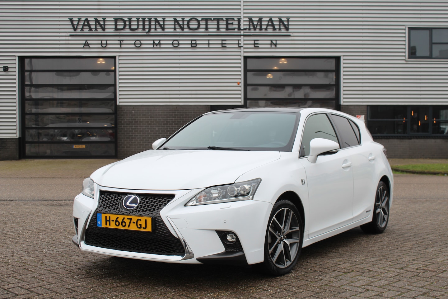 Lexus CT 200h - F Sport Line Leer / Camera / Navigatie - AutoWereld.nl