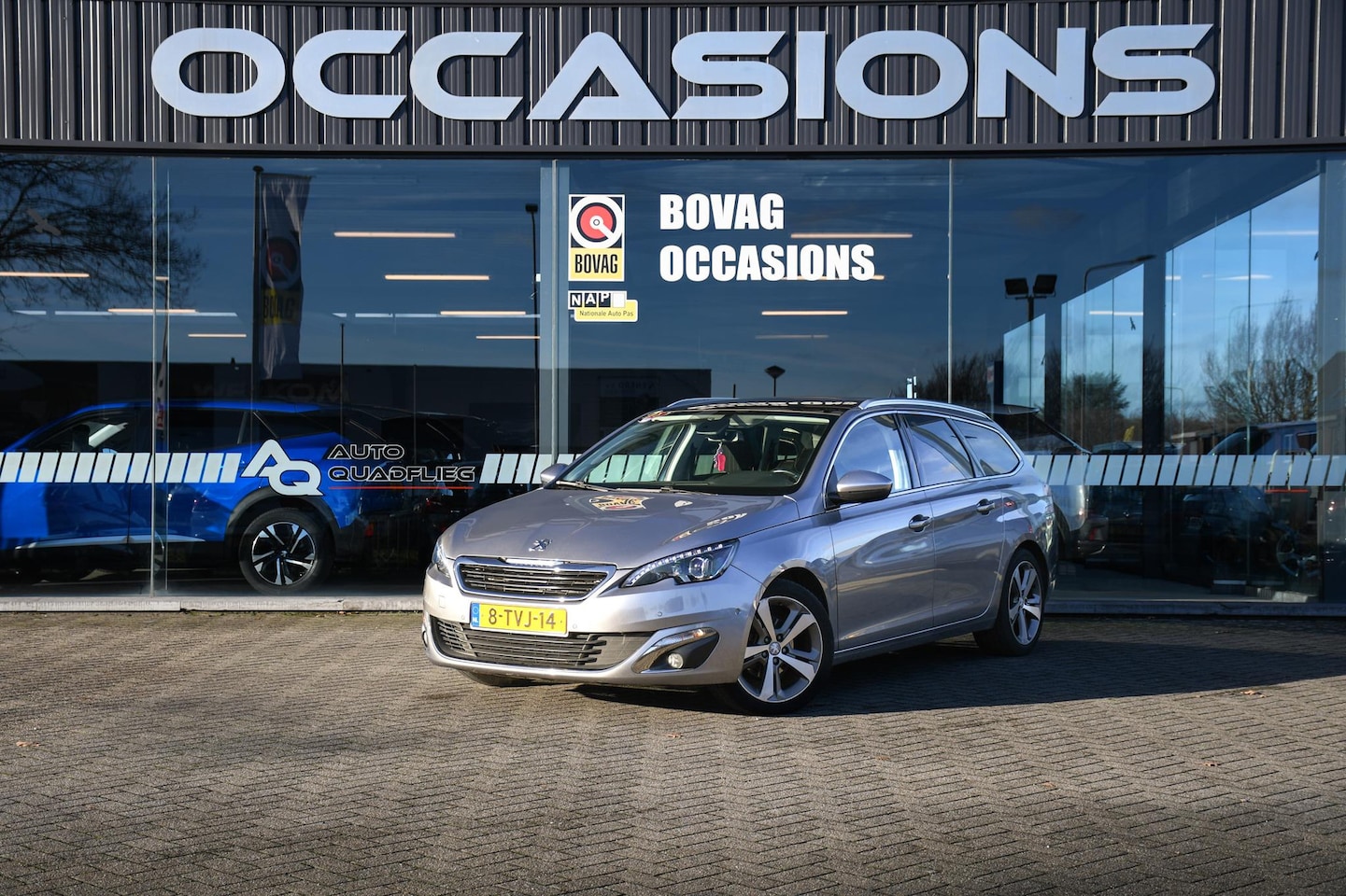 Peugeot 308 SW - 1.2 e-THP Première PANORAMADAK/ NAVIGATIE/ LED - AutoWereld.nl