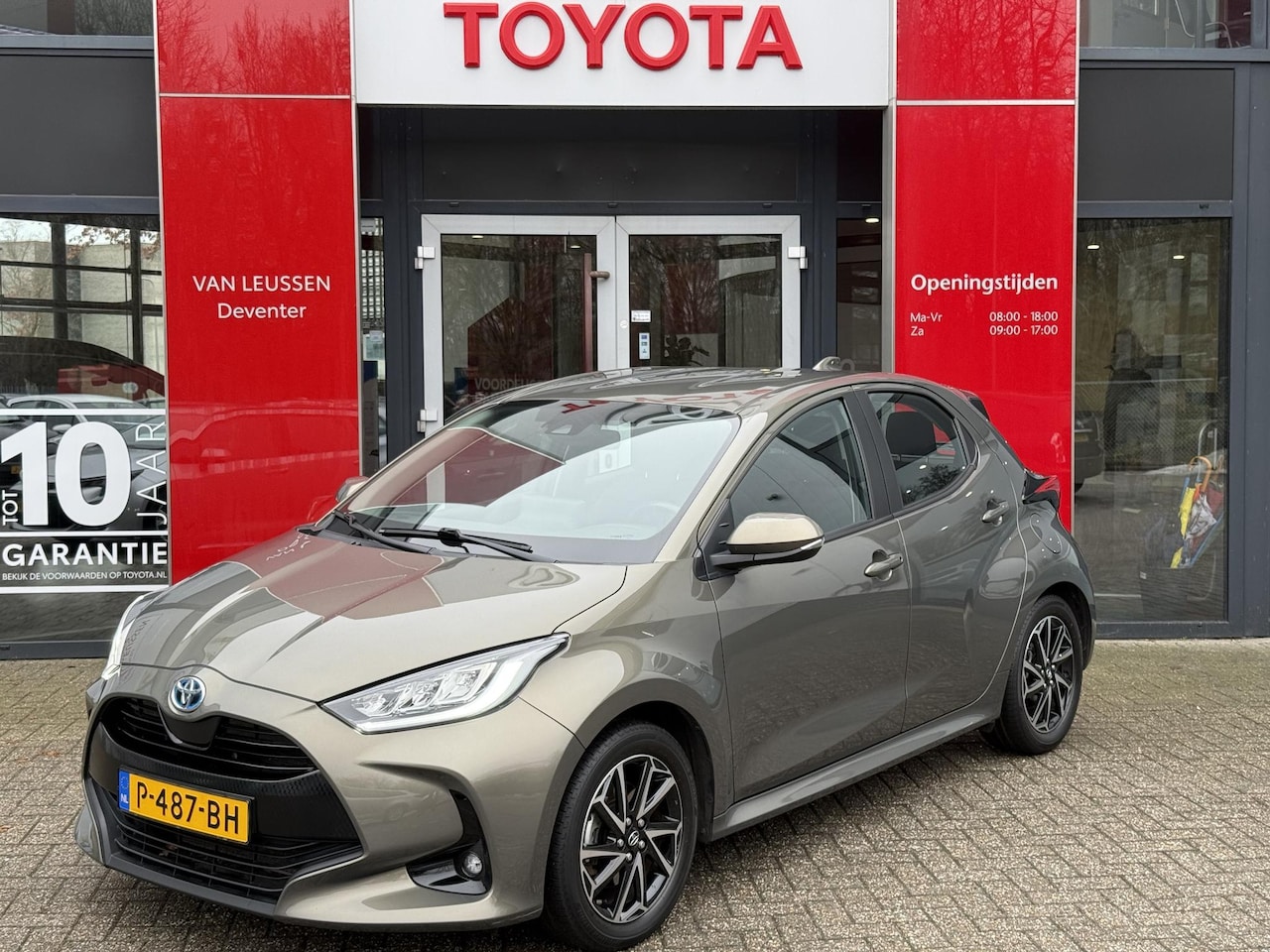 Toyota Yaris - 1.5 Hybrid Dynamic AD-CRUISE KEYLESS LM-VELGEN APPLE/ANDROID BLUETOOTH DAB+ CAMERA - AutoWereld.nl