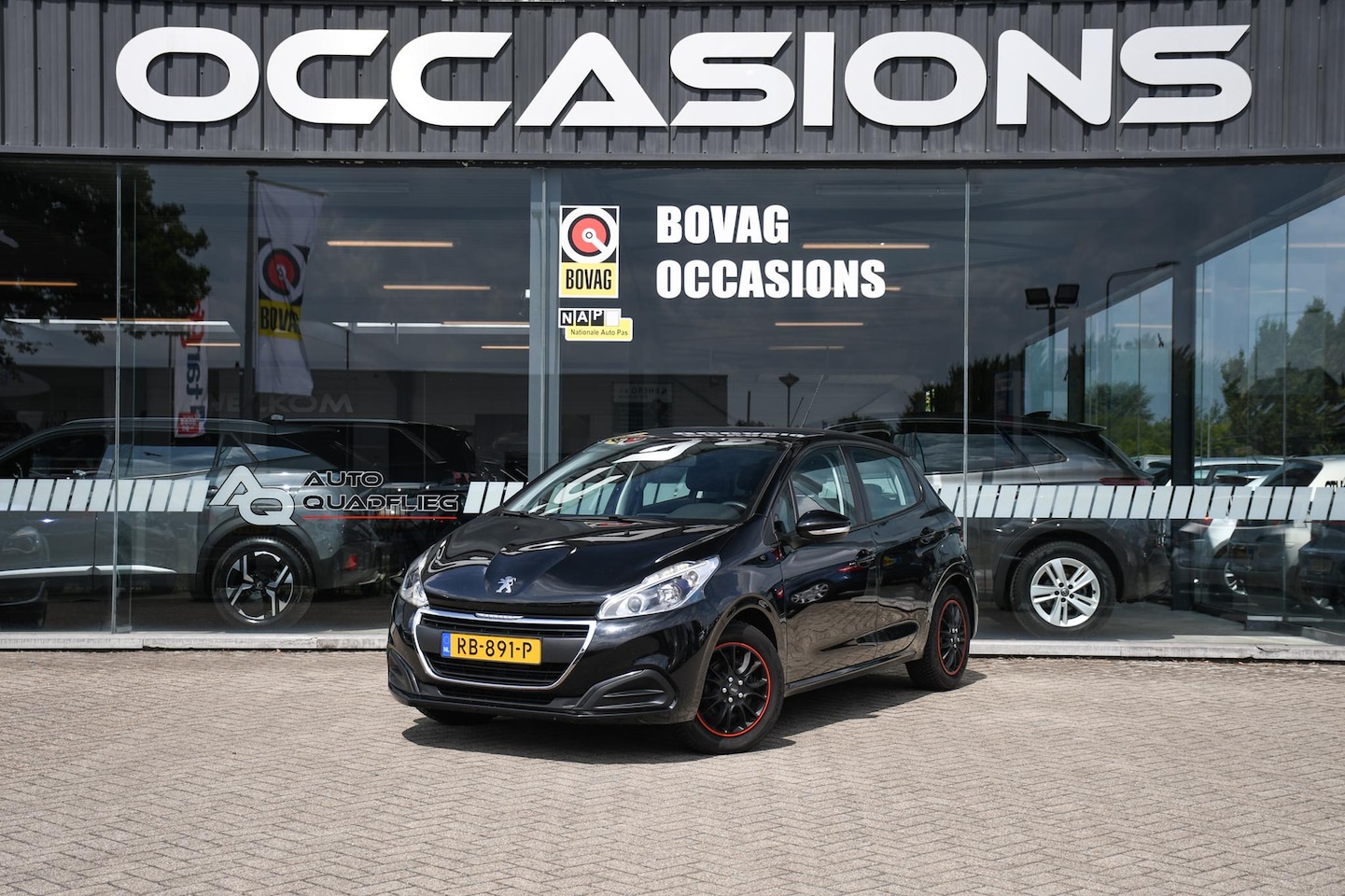 Peugeot 208 - 1.2 Active DAB/ APPLE-CARPLAY/ NAVI/ PDC - AutoWereld.nl