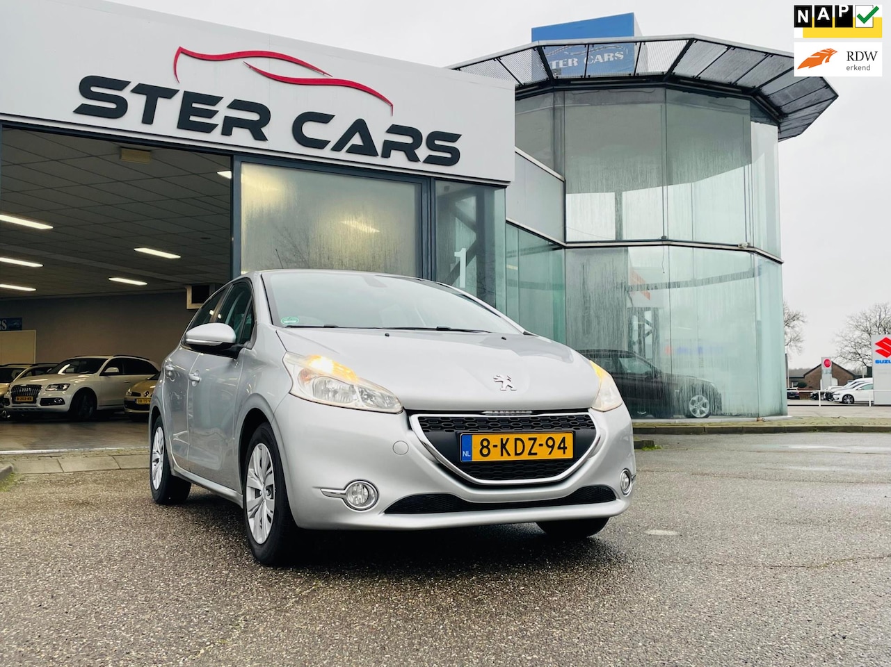 Peugeot 208 - 1.2 Vti Envy 1.2 VTi Envy, Cruise Control, P Sensor, Airco, Onderhoud - AutoWereld.nl