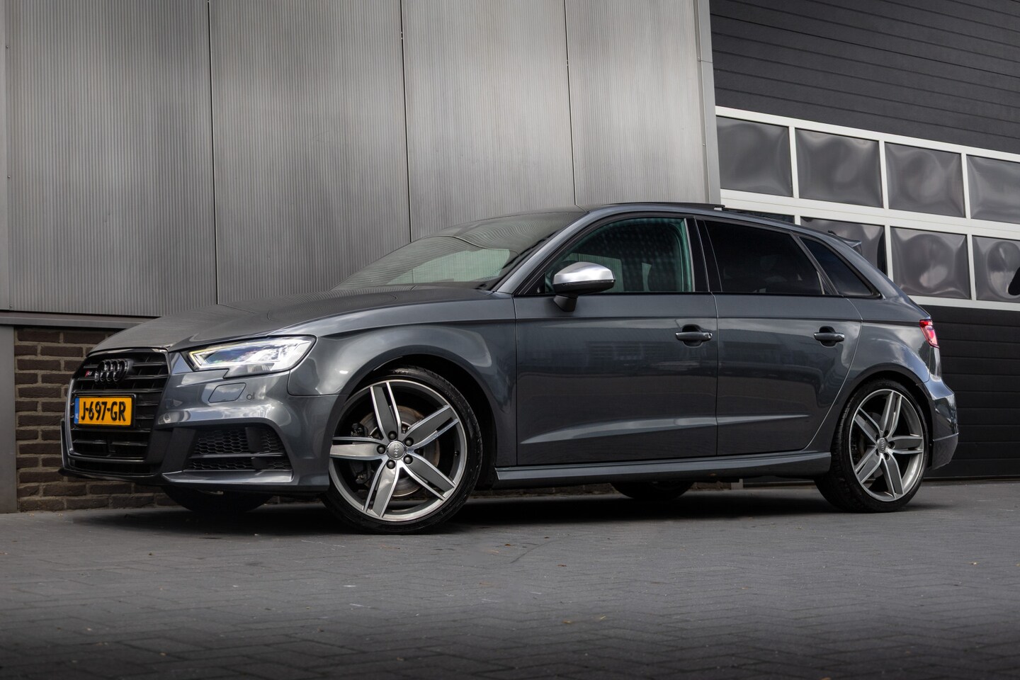 Audi S3 - Sportback 2.0 TFSI 310 pk S3 Quattro Pro Line Plus S-Line /Facelift/ Pano-Dak/ Matrix-Led/ - AutoWereld.nl