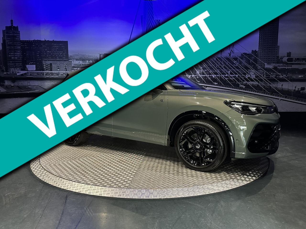 Volkswagen Tiguan - 1.5 eHybrid R-Line Edition *Leder*Memory*BlackStyle*Trekhaak* - AutoWereld.nl