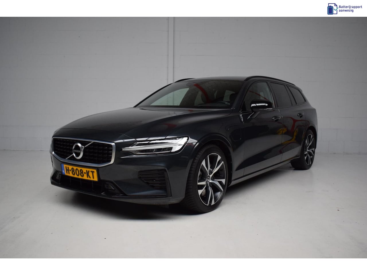 Volvo V60 - 2.0 T8 Twin Engine AWD R-Design ORG.NED / SOH 93% / LEER / CAMERA / TREKHAAK / NAP / HARMA - AutoWereld.nl