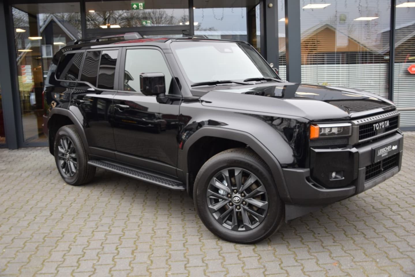 Toyota Land Cruiser 250 - 2.8 D-4D 5DRS hybride 48v  PROFESSIONAL A/T 5 SITZ - AutoWereld.nl