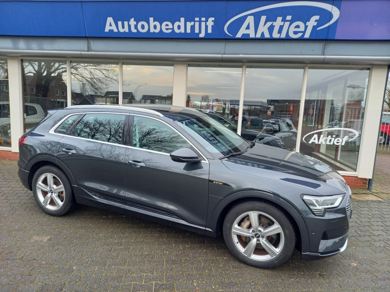 Audi e-tron - 50 quattro Business edition Plus 50 QUATTRO BUSINESS EDITION PLUS - AutoWereld.nl