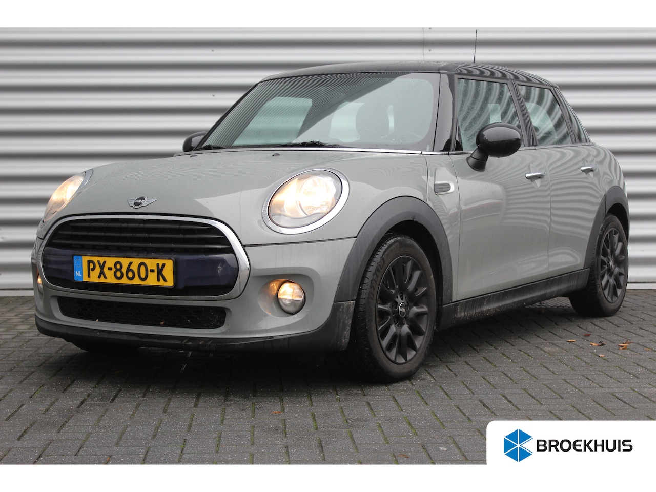 MINI Cooper - 1.5 136PK 5-DRS BUSINESS / NAVI / AIRCO / LED / 15" LMV / BLUETOOTH / CRUISECONTROL / ORG. - AutoWereld.nl