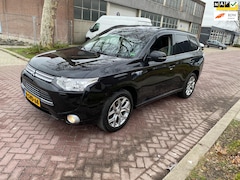 Mitsubishi Outlander - 2.0 PHEV instyle * 2013 * AC/Clima *Camera *Navigatie * Automaat * PDC * Leder * Schuifdak