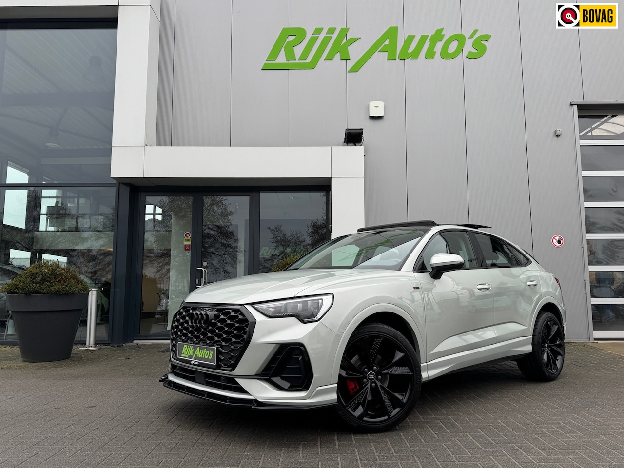 Audi Q3 Sportback - 35 TFSI Pro Line * Panoramadak * Carplay * Navigatie * PDC 2X - AutoWereld.nl