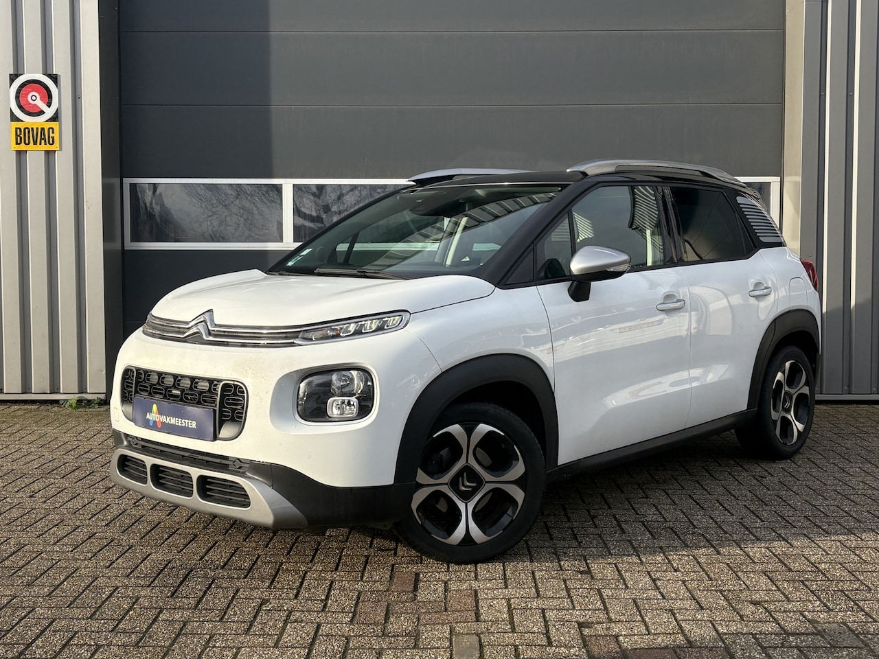 Citroën C3 Aircross - 1.2 PureTech S&S Shine Automaat | Pano | Navi | Camera | Carplay/Android | Keyless | Inter - AutoWereld.nl