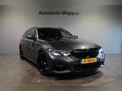BMW 3-serie - 320i M-Sport/// | LED | Trekhaak | Head-up Display | M-Sportremmen | PDC |