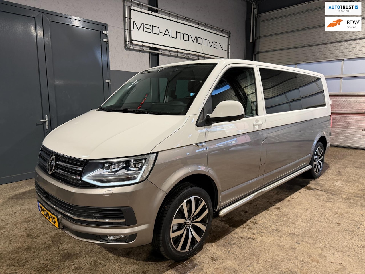 Volkswagen Transporter - 2.0 TDI L2H1 DC Highline 204 PK Leer Trekhaak NAP - AutoWereld.nl