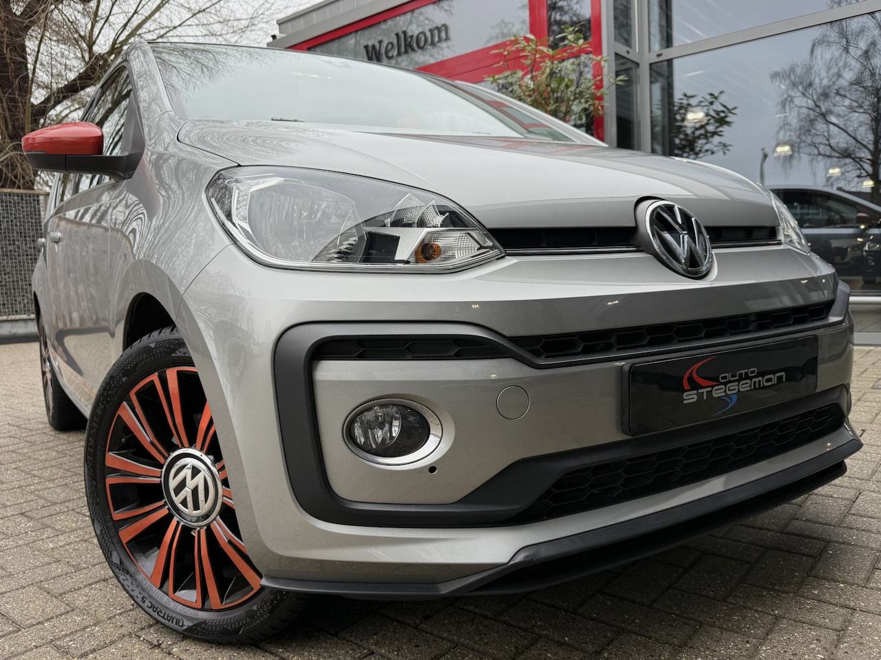 Volkswagen Up! - 1.0 TSI 90PK *!* HIGH UP COLOUR *!* CRUISE/ 16 INCH/ TREKHAAK/ CAMERA *!* - AutoWereld.nl