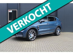 Lynk & Co 01 - 1.5 PHEV | Trekhaak | Pano | Zwarte hemel | Adaptive Cruise | Keyless | Stuurverwarming |