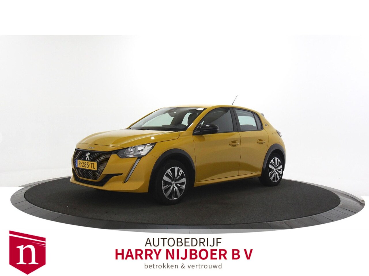 Peugeot e-208 - EV Active 50 kWh SOH 100% / Clima / Lage km stand - AutoWereld.nl