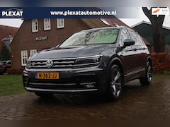Volkswagen Tiguan - 2.0 TDI 4Motion Highline Business R DSG. | 3x R-Line | Panorama | Adaptieve Cruise | Virtu