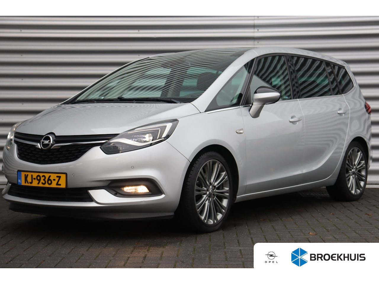 Opel Zafira Tourer - 1.4 TURBO 140PK 7-ZITS INNOVATION+ / NAVI / LEDER / CLIMA / FULL-LED / PDC / AGR / CAMERA - AutoWereld.nl
