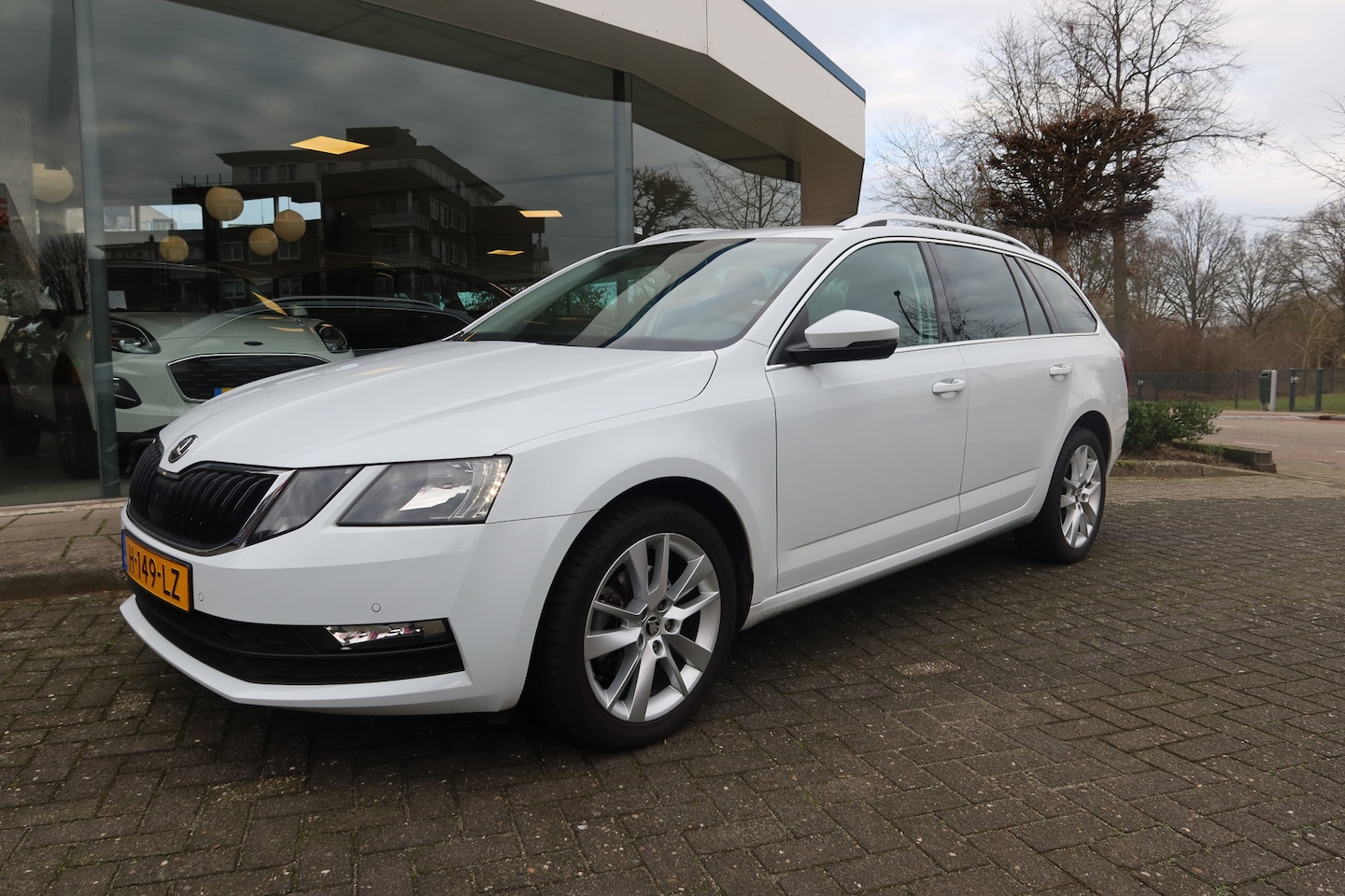 Skoda Octavia Combi - 1.5 TSI 150PK AUTOMAAT Ambition Business - AutoWereld.nl
