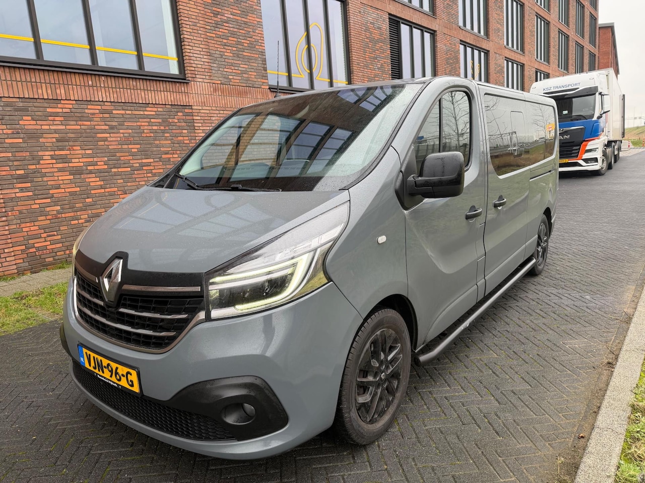 Renault Trafic - 2.0 dCi 170 T29 L2H1 DC Luxe Automaat Leer - AutoWereld.nl