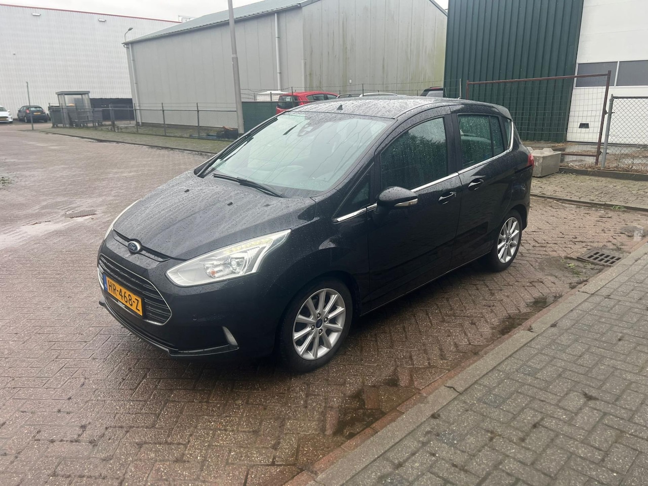 Ford B-Max - 1.0 EcoBoost Titanium Airco Navi Trekhaak Pdc Cruise Achteruitrijcamera - AutoWereld.nl