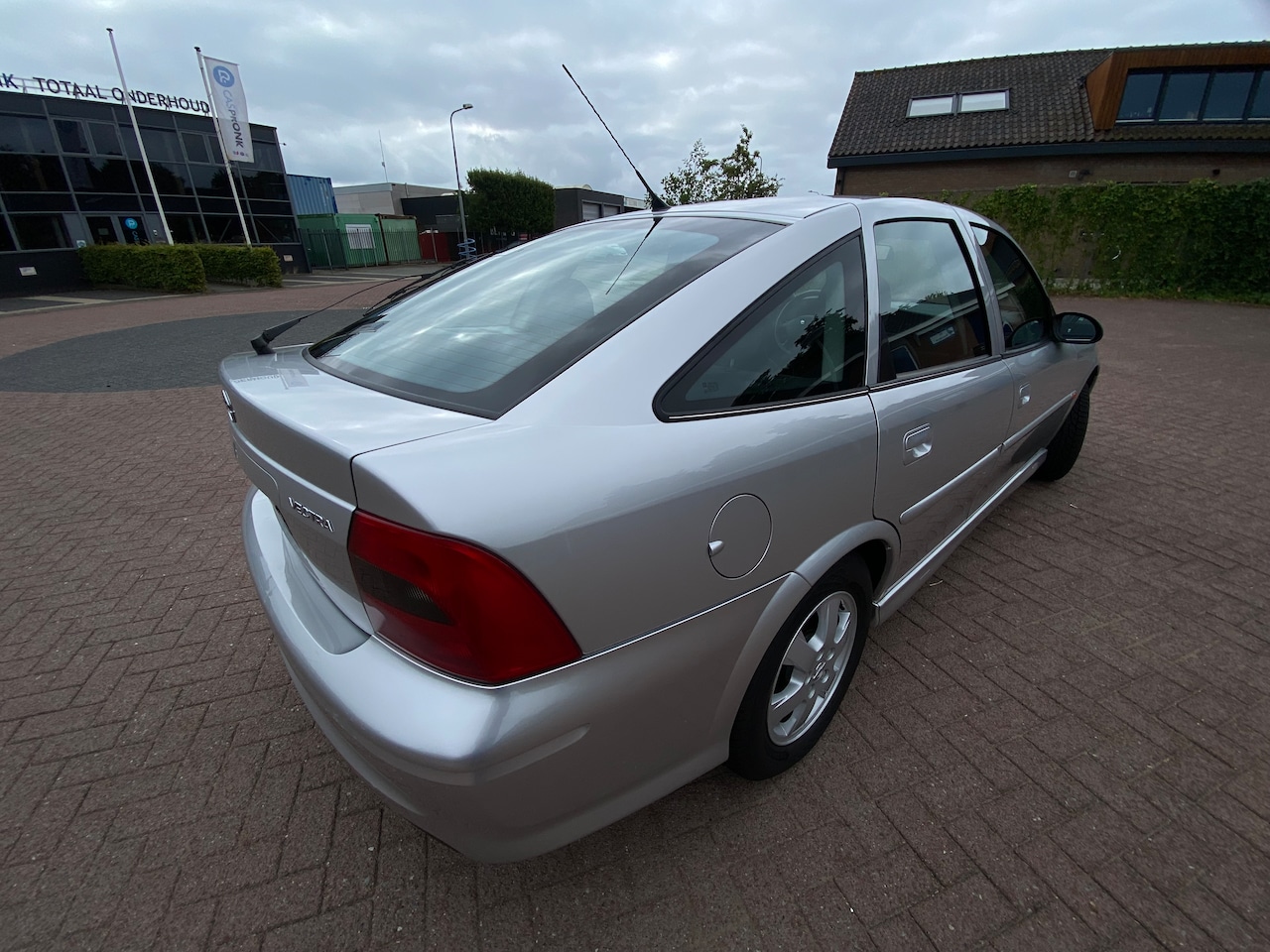 Opel Vectra - 1.6-16V Business Edition - AutoWereld.nl