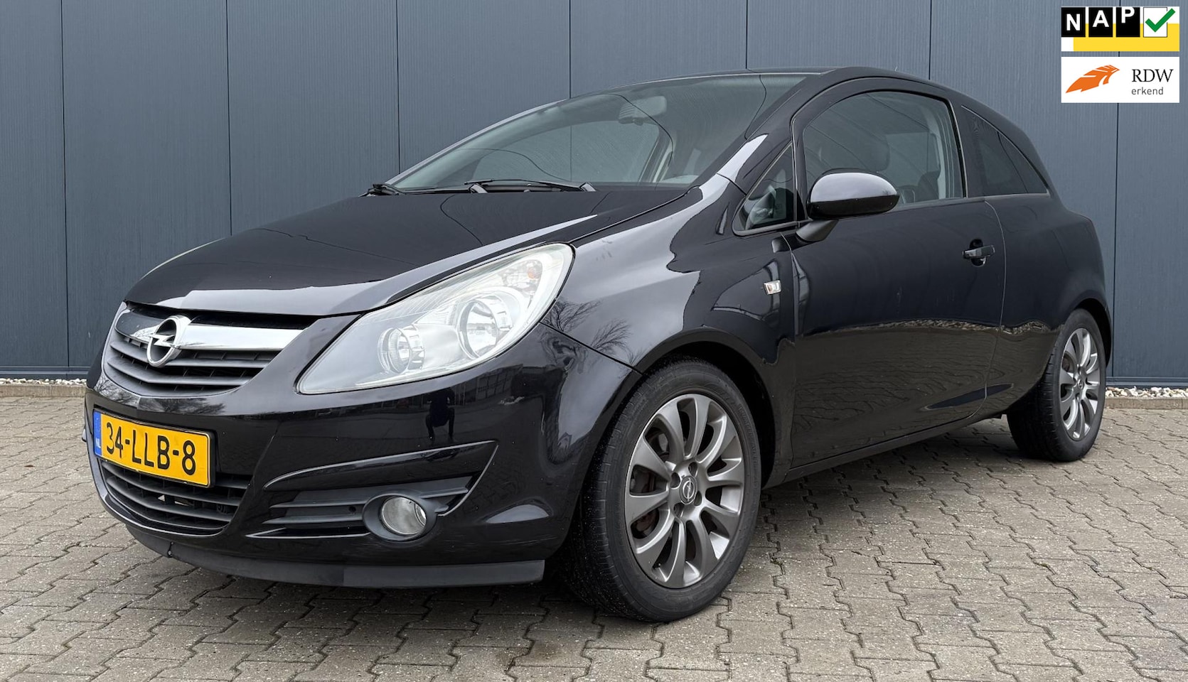 Opel Corsa - 1.2-16V '111' Edition Airco Cruise Automaat - AutoWereld.nl