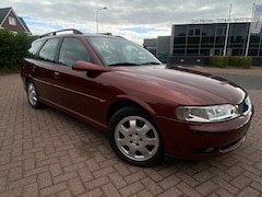 Opel Vectra - 1.6-16V Business Edition