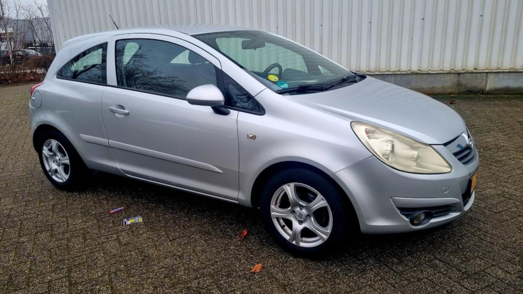 Opel Corsa - 1.2-16V Enjoy AUTOMAAT - AutoWereld.nl