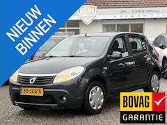 Dacia Sandero - 1.6 Lauréate AIRCO | TREKHAAK | NIEUWE APK | BOVAG
