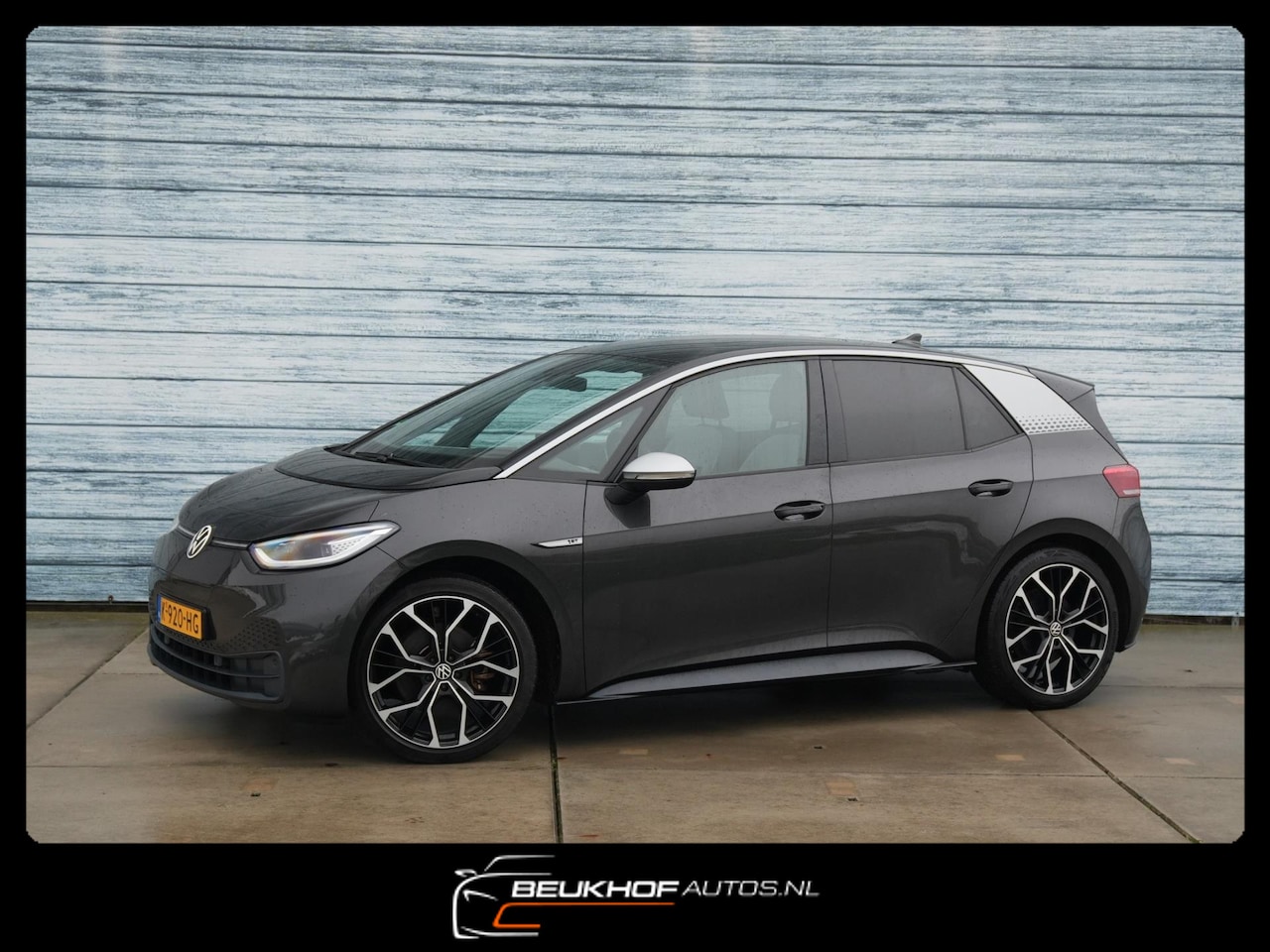 Volkswagen ID.3 - First Max 58 kWh Pano Trekhaak Carplay Cam - AutoWereld.nl