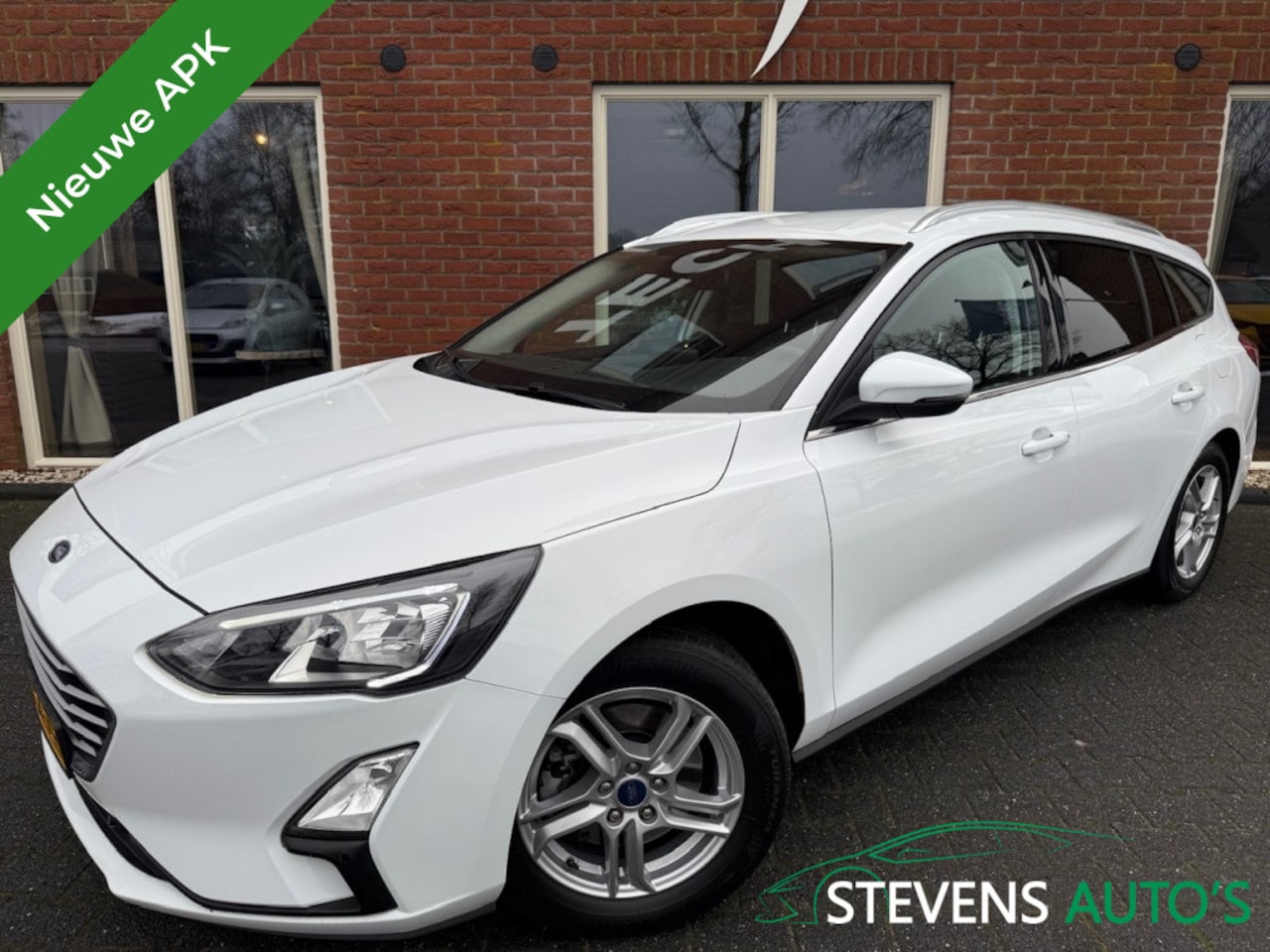 Ford Focus Wagon - 1.0 EcoB. Tr Ed. bns TREKHAAK / CAMERA / CARPLAY / ANDROID / DAB - AutoWereld.nl