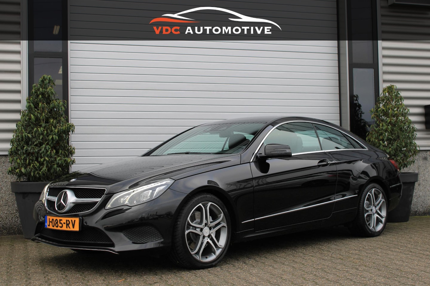 Mercedes-Benz E-klasse Coupé - 200 CGI Aut Distronic | Stoelverwarming | Comand | DAB | Spiegelpakket | Dealer Onderhoude - AutoWereld.nl