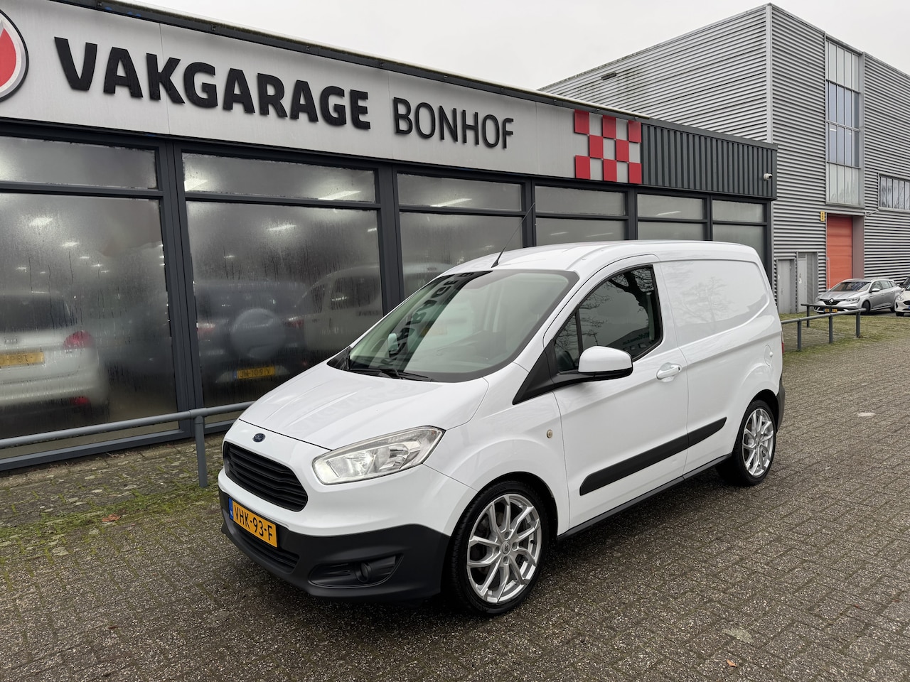 Ford Transit Courier - 1.0 Trend AIRCO-SCHUIFDEUR-NW D-RIEM - AutoWereld.nl