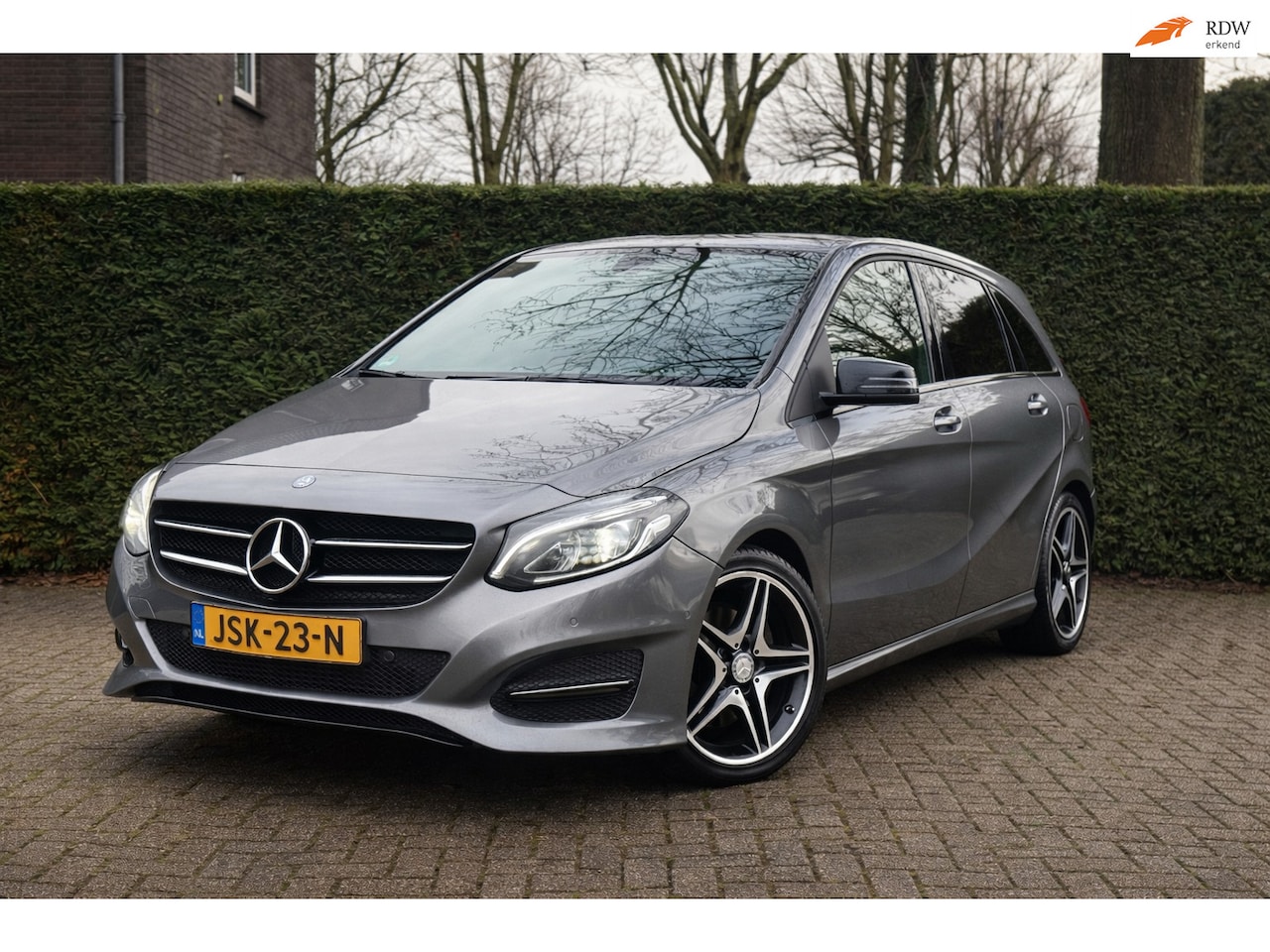 Mercedes-Benz B-klasse - 200 | AMG Night Edition | Dealeronderhouden | - AutoWereld.nl