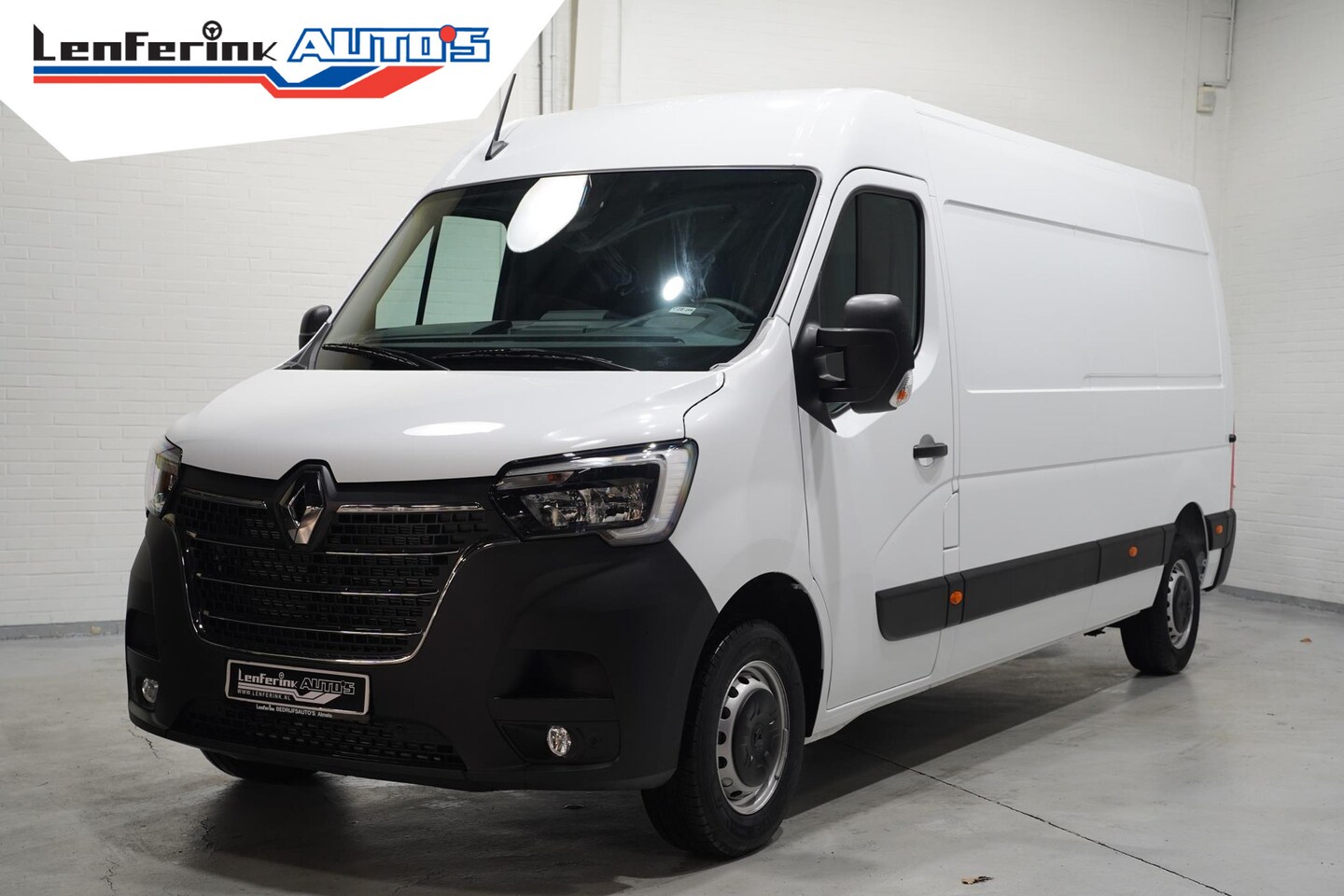 Renault Master - 2.3 DCI 135 pk L3H2 Navi, Camera v.a. 329,- p/mnd PDC V+A, 270 Graden Deuren, Smartphone L - AutoWereld.nl