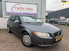 Volvo V70 - 2.4 D5 Momentum Leer Automaat