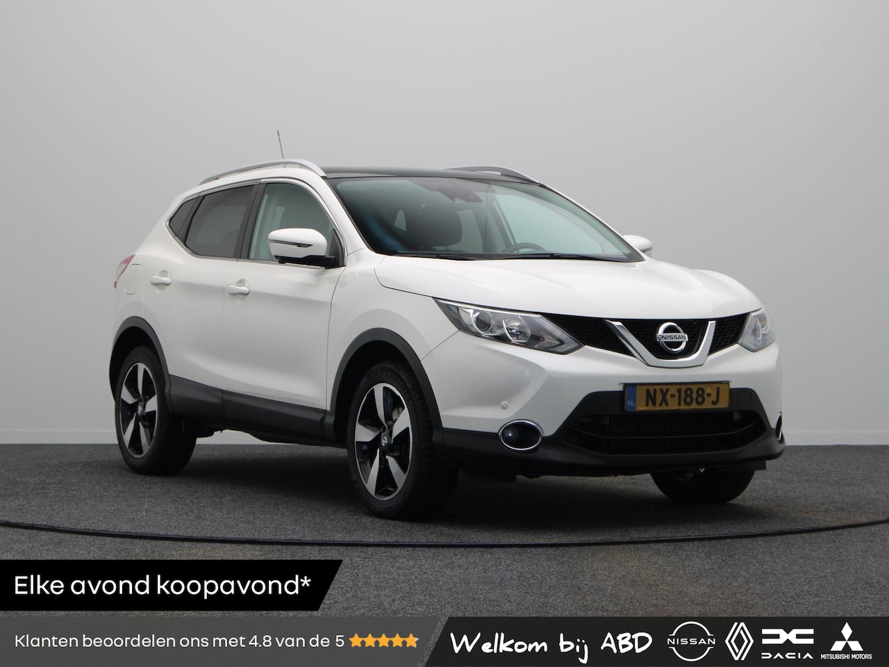 Nissan Qashqai - 1.2 N-Connecta | Trekhaak | Panoramadak | Lichtmetalen Velgen | 360° Camera | - AutoWereld.nl