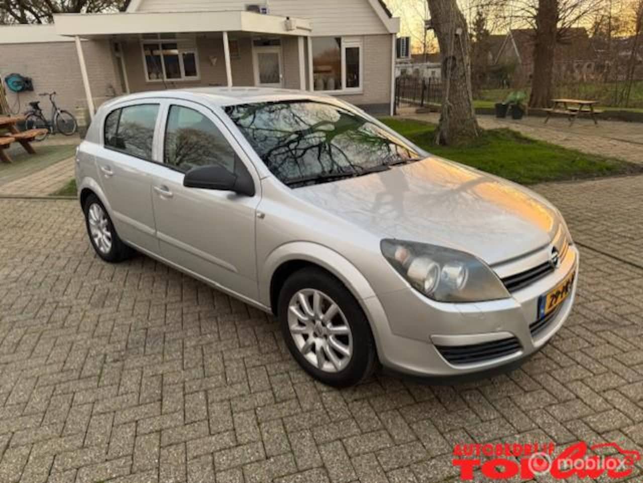 Opel Astra - 1.6 Enjoy van de 2e eigenaar ""Apk 10-10-2026"" - AutoWereld.nl