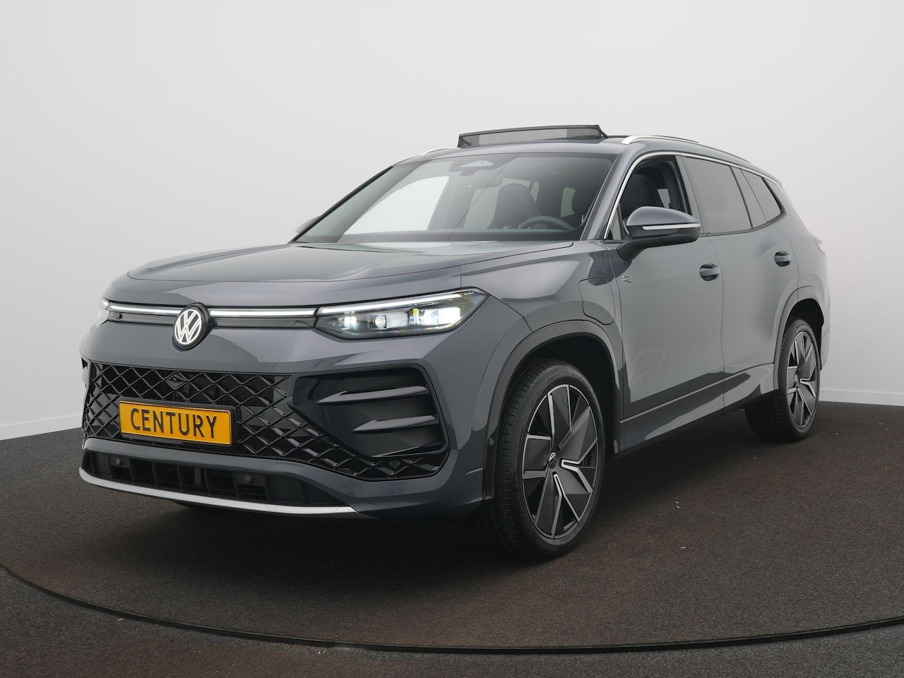 Volkswagen Tayron - R-Line Edition 1.5 eHybrid 150 kW / 204 PK SUV 6 v - AutoWereld.nl