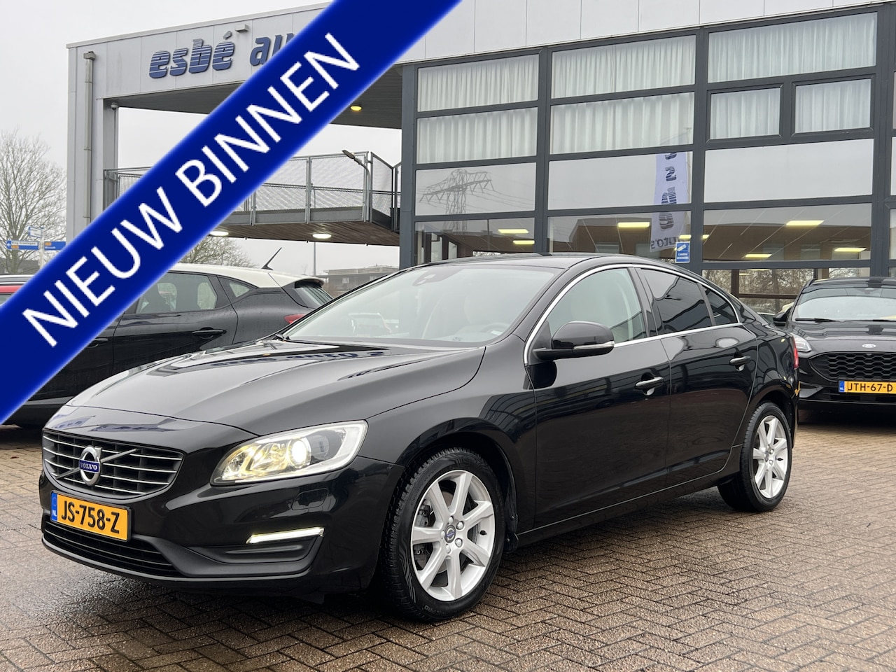Volvo S60 - 1.5 T3 Automaat Nordic+ Navigatie Xenon Standkachel Leer Stoelverwarming 17 Inch Velgen Pa - AutoWereld.nl