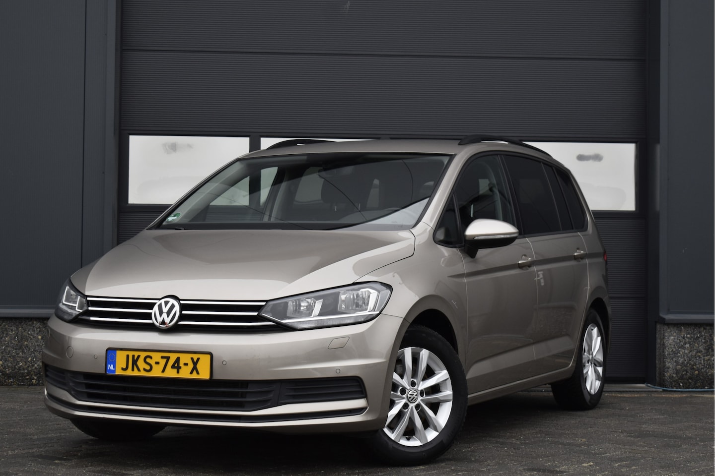 Volkswagen Touran - 1.4 TSI Comfortline Business 7p Navi - Camera - Carplay Cruise - AutoWereld.nl