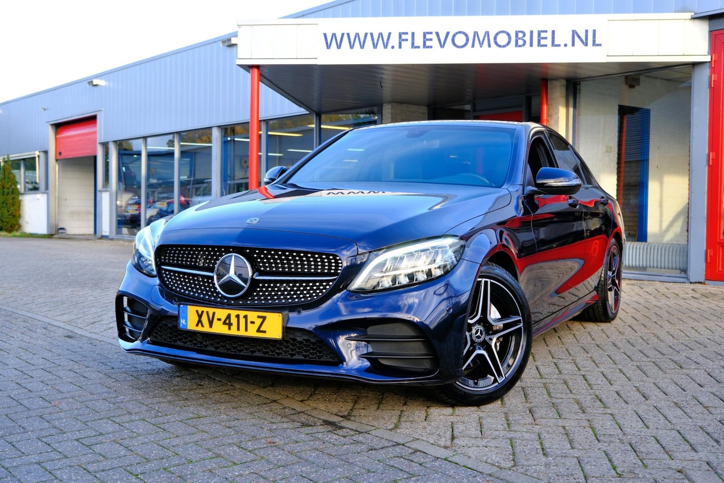 Mercedes-Benz C-klasse - 180 AMG Aut. Leder|Navi|LED|Sportstoelen|Camera|Trekhaak - AutoWereld.nl