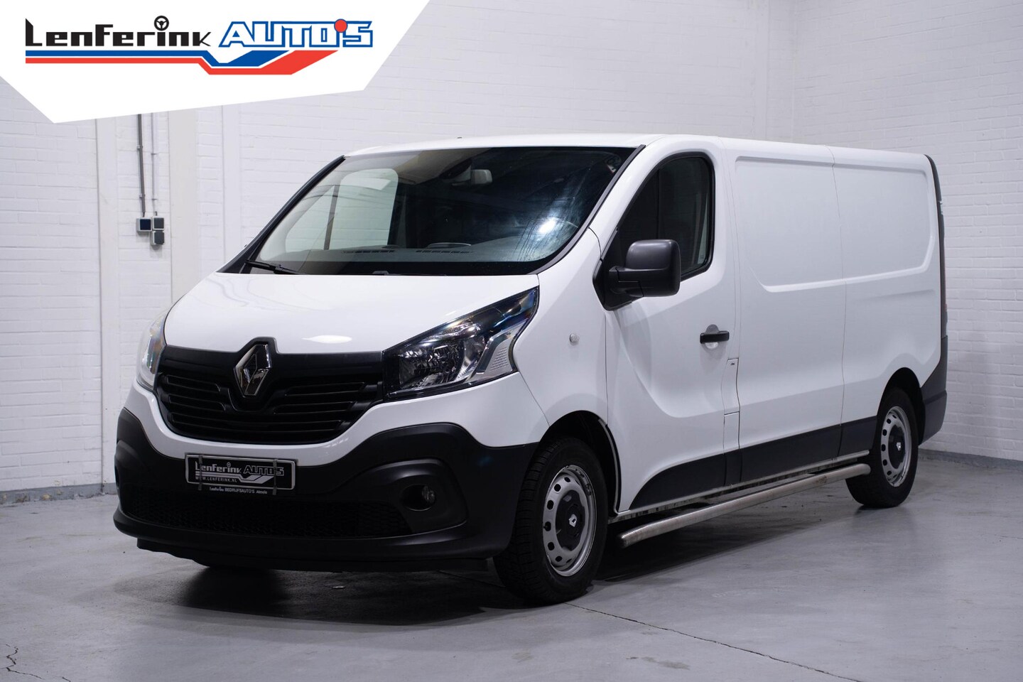 Renault Trafic - 1.6 dCi 125 pk L2H1 Airco, Camera, Laadruimte Pakket, PDC achter, 3-Zits - AutoWereld.nl