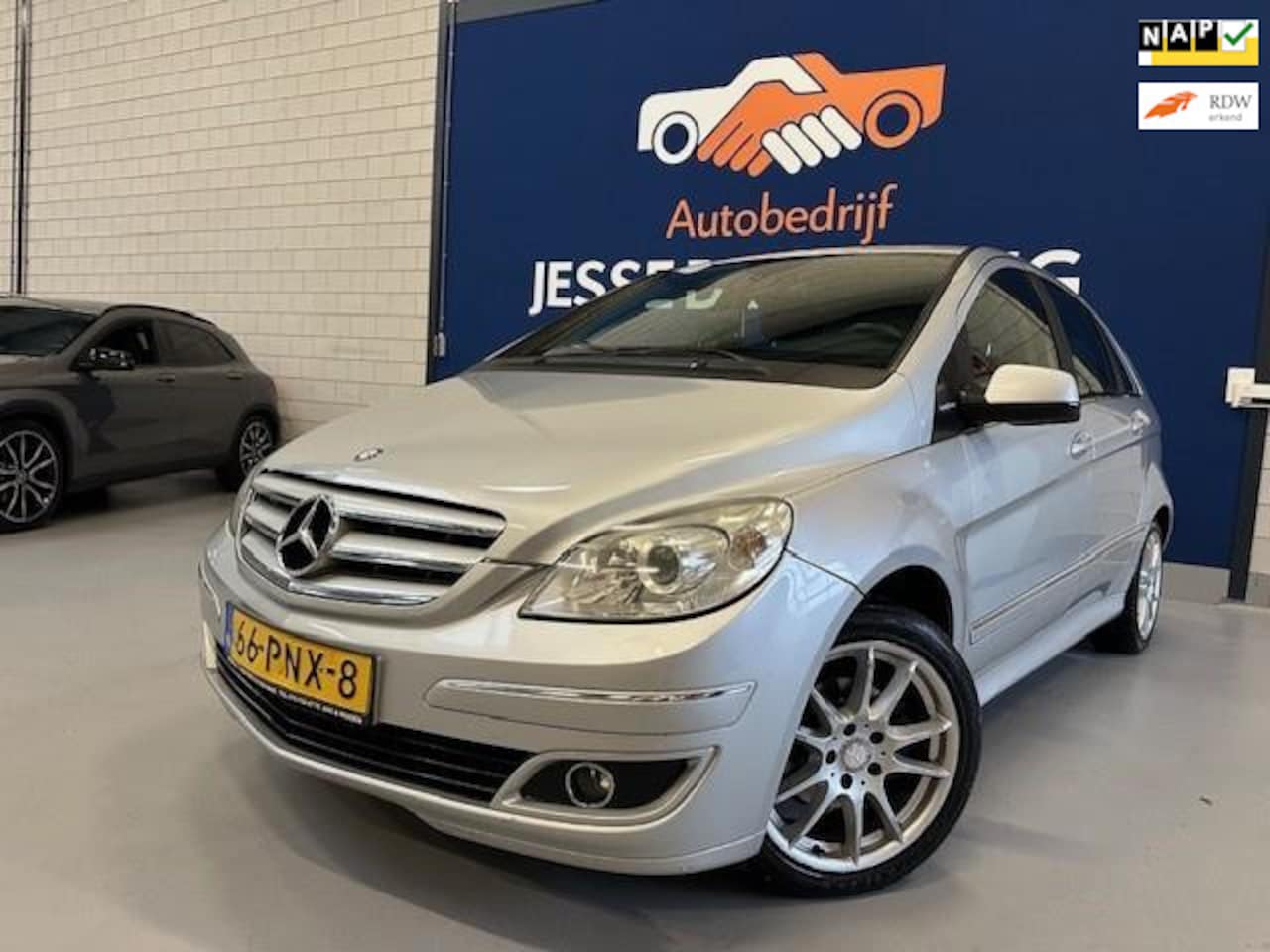 Mercedes-Benz B-klasse - 160 BlueEFFICIENCY Business Class /bj.2011 / kleur: grijs / climate / half leder / NAP 266 - AutoWereld.nl