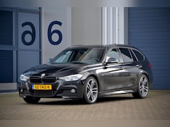 BMW 3-serie Touring - 320i M Sport / Panoarama / Leder / NL Auto / 19 Inch / Shadowline