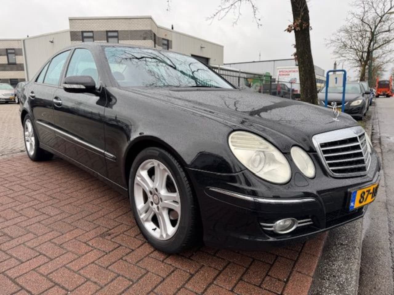 Mercedes-Benz E-klasse - 230 Avantgarde 6 Cilinder Automaat Uniek met 88.000km Nieuwstaat Airco/ECC,Leder,Navigatie - AutoWereld.nl