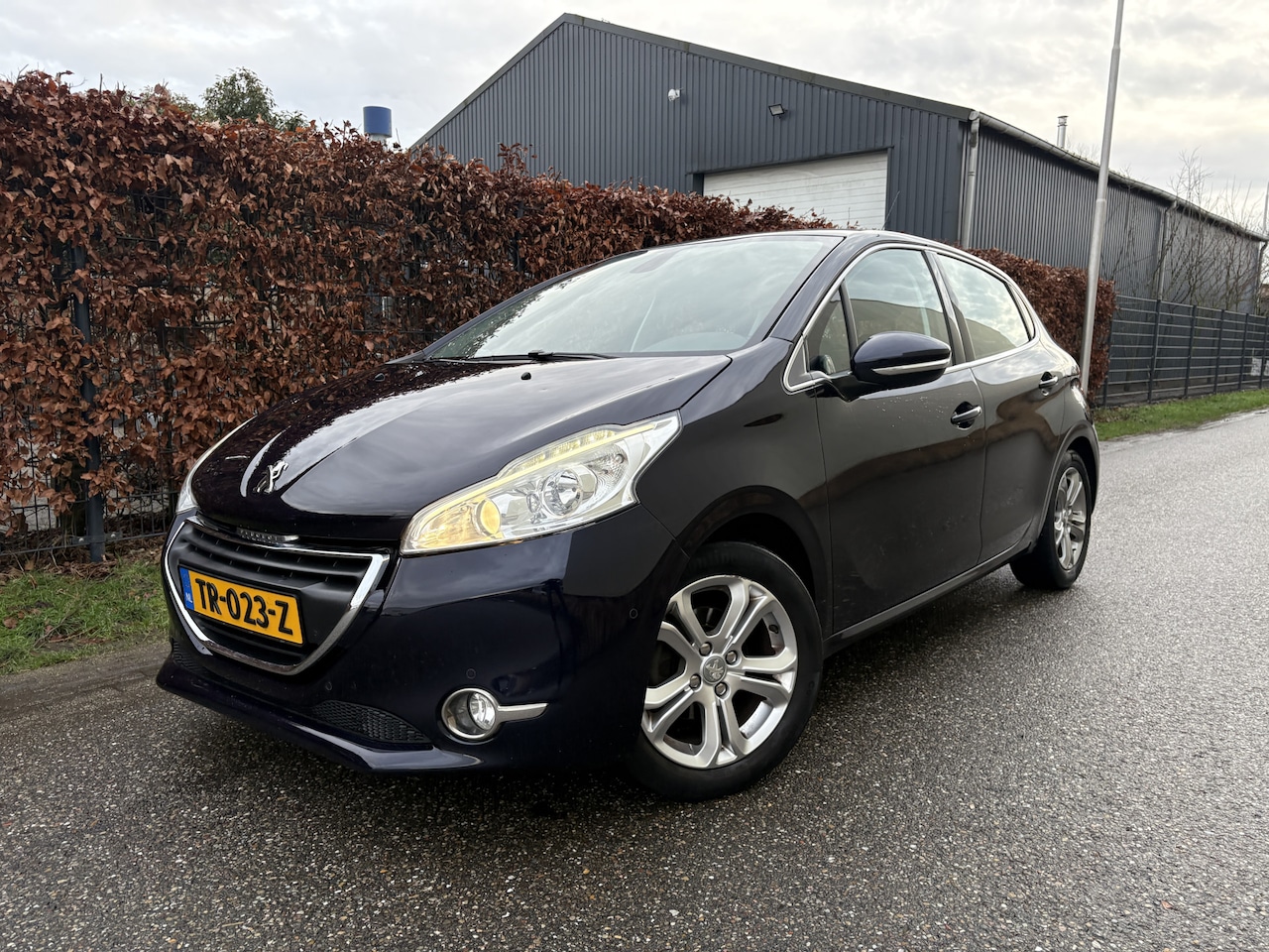 Peugeot 208 - 1.2 PureTech Allure / AIRCO ECC / NAVI / 169dkm! - AutoWereld.nl