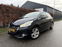 Peugeot 208 - 1.2 PureTech Allure / AIRCO ECC / NAVI / 169dkm